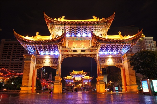 亮化工程對(duì)社會(huì)發(fā)展起到什么作用？