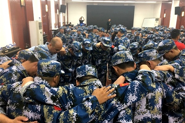 第六屆河南牛商爭霸賽正式開賽，明亮照明全力以赴！